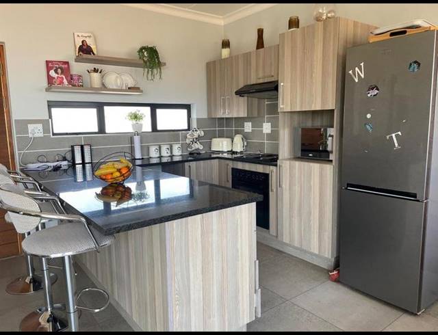 3 BEDROOM HOUSE FOR SALE IN THATCHFIELD